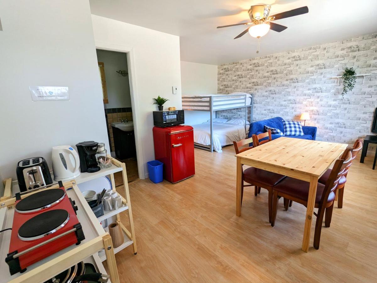 Les Petits Studios Du Bord De L'Eau Saint-Joseph-de-la-Rive Ngoại thất bức ảnh